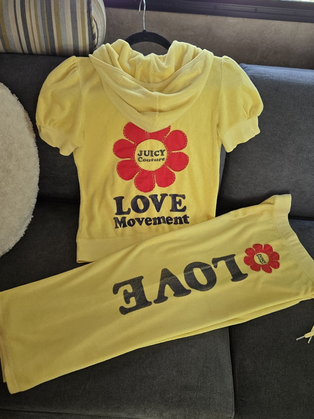 Vuntage Juicy Couture Yellow Hooded 'Love Movement' Flower Set